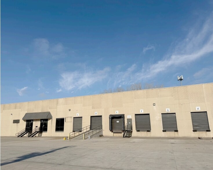 Primary Photo Of 75-79 Design Dr, North Kansas City Industrial For Lease