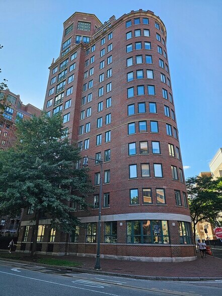 More Photos Of 10 Rogers St, Cambridge Apartments For Sale