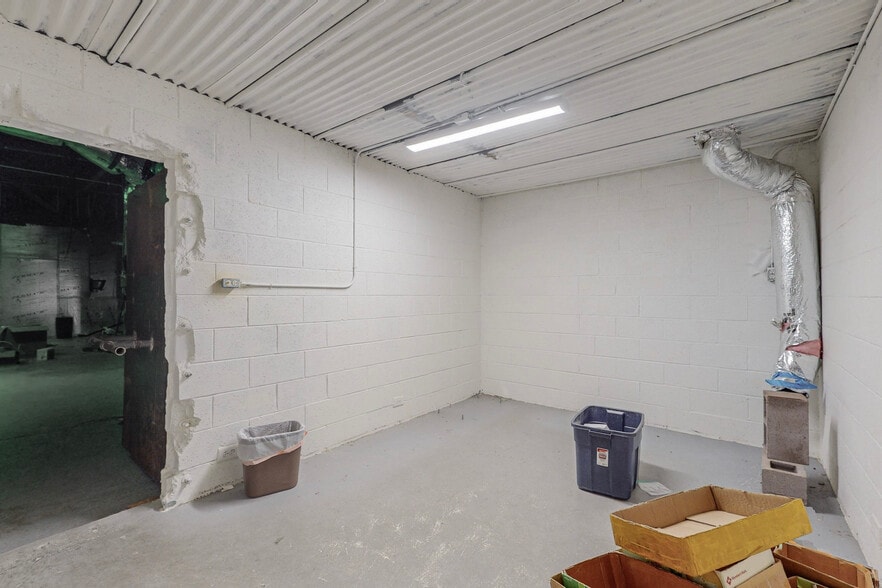 More Photos Of 1823 Commercial St NE, Albuquerque Warehouse For Sale