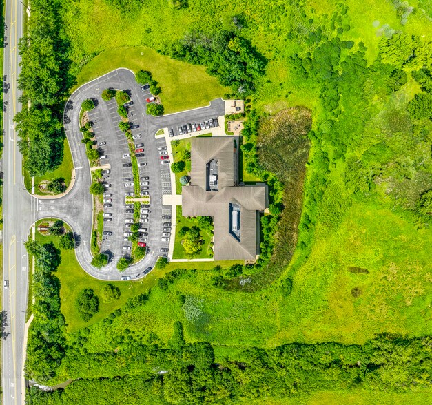 More Photos Of 760 W Main St, Barrington Office For Sale