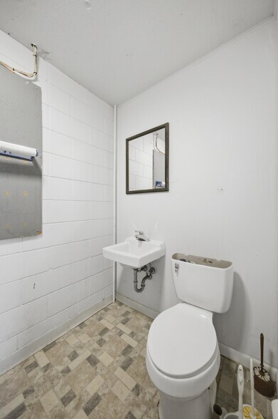 More Photos Of 120 N Main St, Bushnell Office Residential For Sale