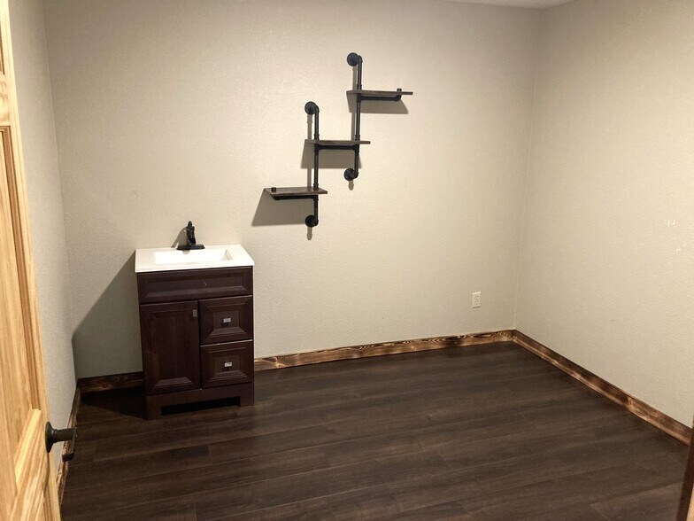 More Photos Of 516 E Front St, Traverse City Freestanding For Lease