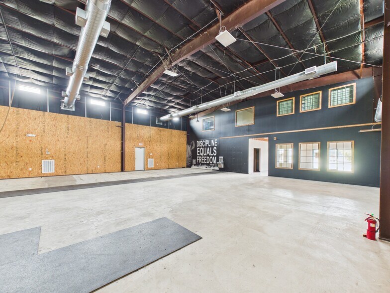 More Photos Of 431 S 17th St, West Columbia Warehouse For Sale