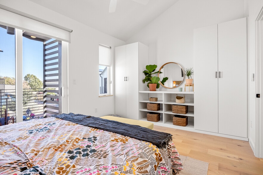 More Photos Of 1911 Dutton Dr, San Marcos Office Residential For Sale