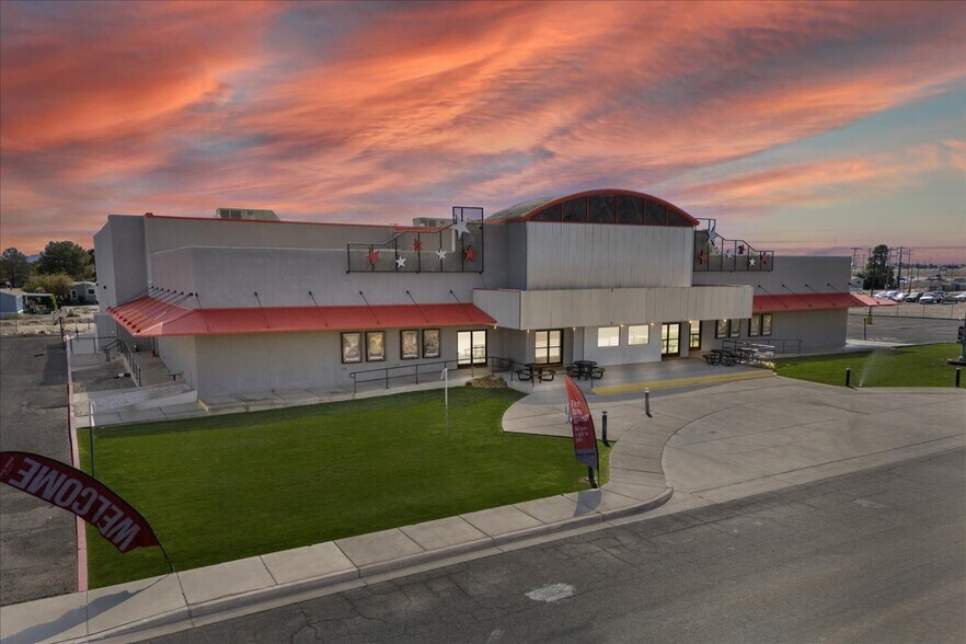 More Photos Of 555 E Entertainment Ave, Safford Theater Concert Hall For Sale