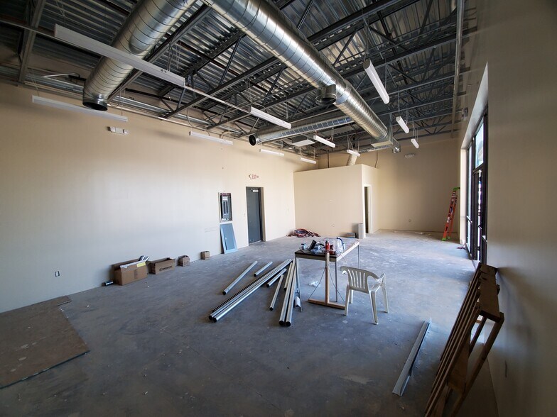 More Photos Of 3201 Oak, Phoenix General Retail For Lease