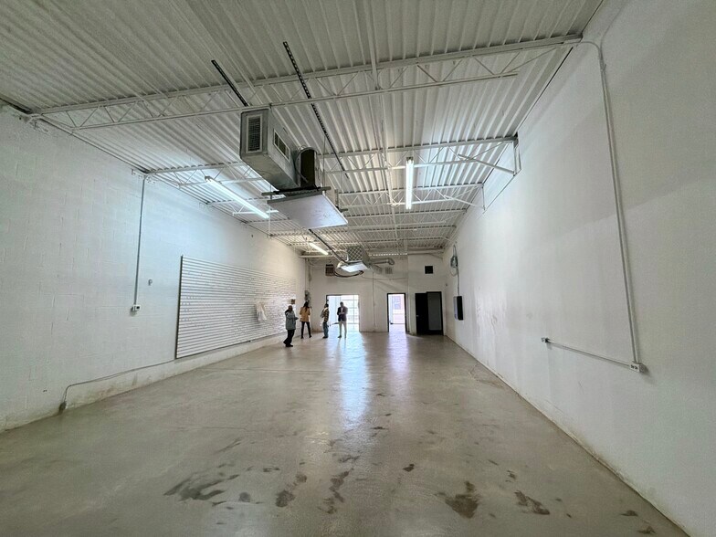 More Photos Of 1350 Manufacturing St, Dallas Unknown For Lease