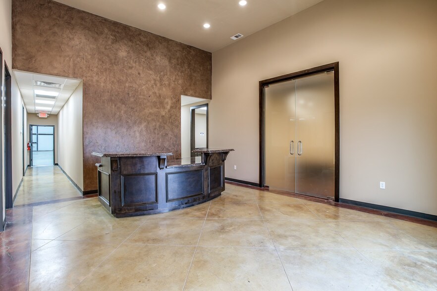 More Photos Of 15106 Chaplin St, Houston Warehouse For Lease