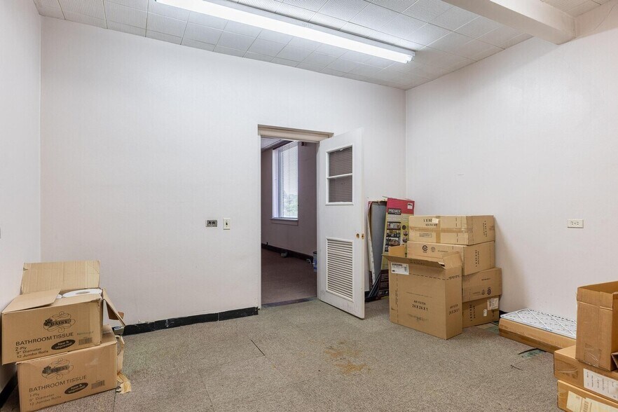 More Photos Of 240 Edwards St, Cleveland Office For Sale