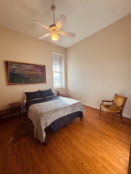 More Photos Of 2737-2739 Cleveland St, Elloree Storefront Retail Office For Sale