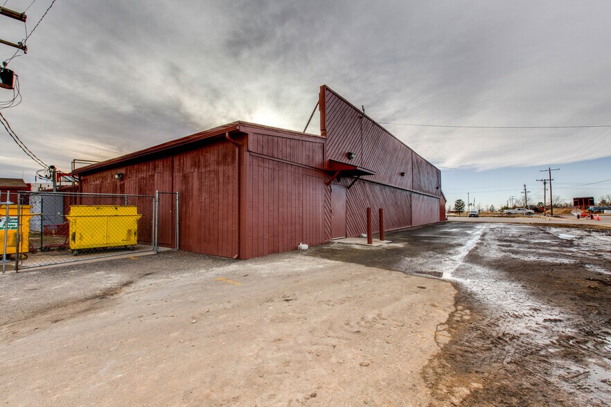More Photos Of 100 Bennett Ave, Bennett Freestanding For Lease
