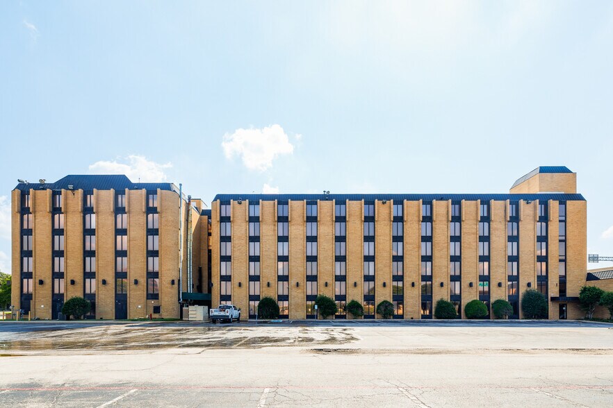 More Photos Of 2645 Lyndon B Johnson Fwy, Dallas Hotel For Sale