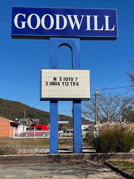 More Photos Of 1045 N Main St, Rocky Mount Freestanding For Sale