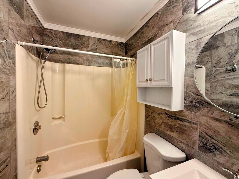 More Photos Of 6 Church St, Nassau Apartments For Sale