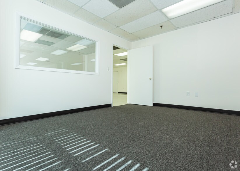 More Photos Of 7501-7521 NW 52nd St, Miami Unknown For Lease