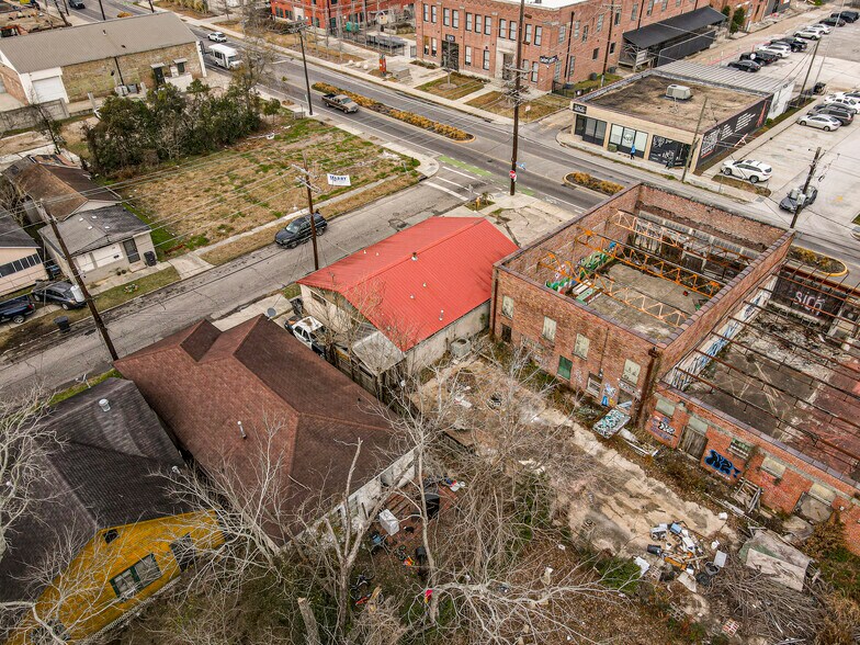 More Photos Of 1600 Government St, Baton Rouge Freestanding For Sale