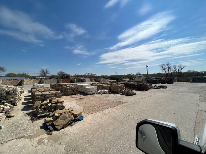 More Photos Of 1080 E State Highway 121, Lewisville Warehouse For Sale