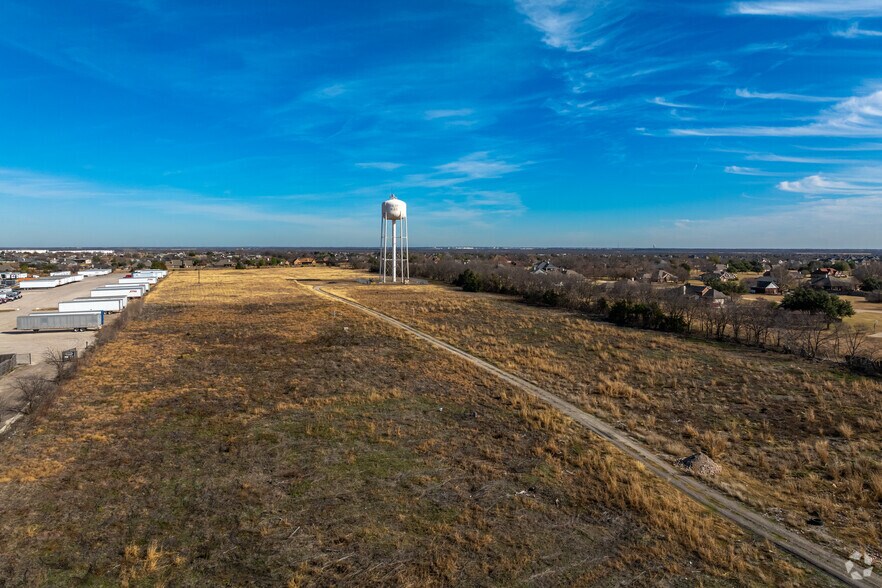 More Photos Of 10538 FM 1641, Forney Warehouse For Lease
