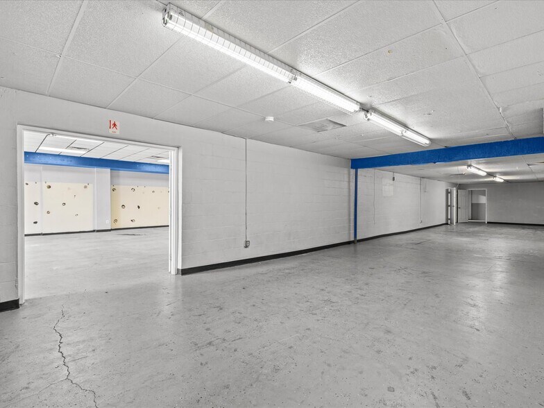 More Photos Of 61 W Central Ave, Lake Wales Flex For Sale