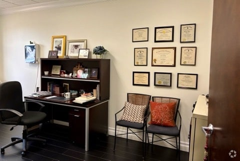 More Photos Of 20072 SW Birch St, Newport Beach Medical For Sale
