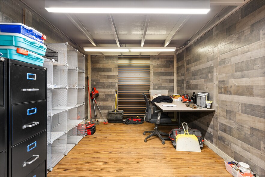 More Photos Of 3698 E Marshall Ave, Longview Warehouse For Lease