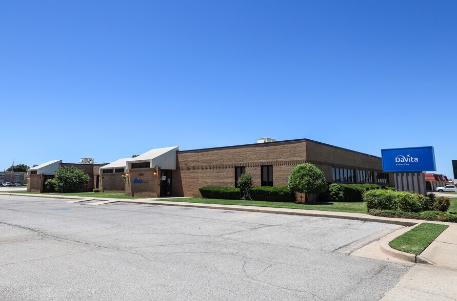 Primary Photo Of 7800-7806 NW 23rd St, Bethany Medical For Sale