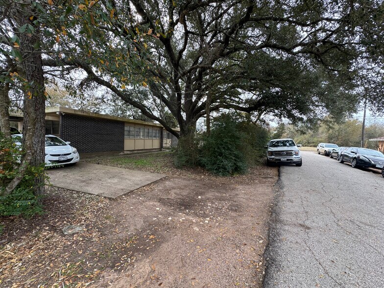 More Photos Of 300 Echols st, Prairie View Multifamily For Sale