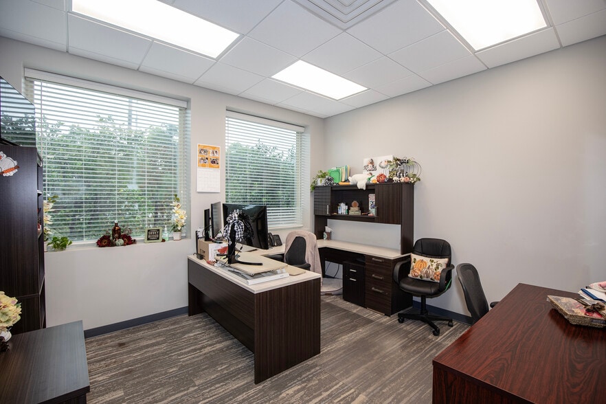 More Photos Of 2605 Columbia Memorial Pky, Kemah Office For Lease