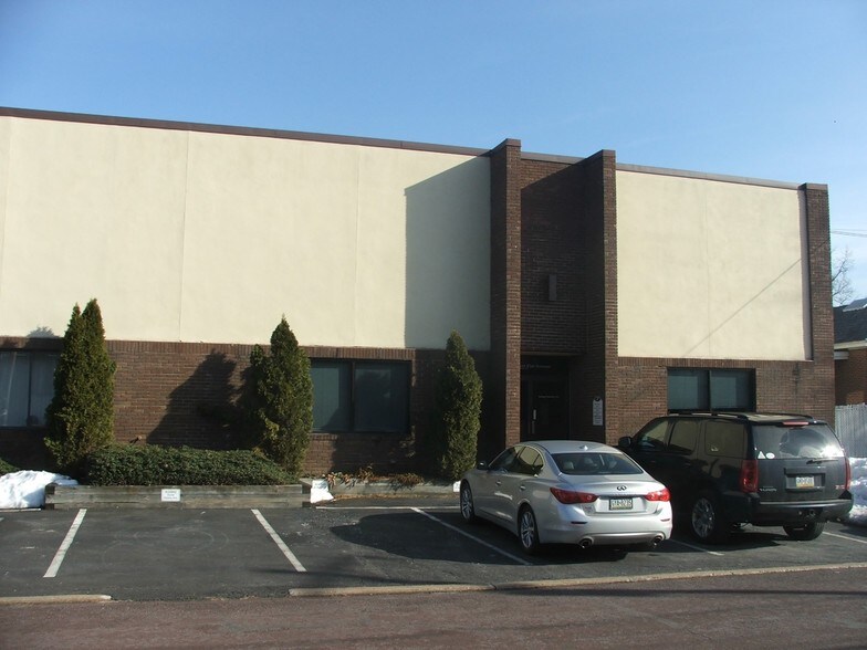 More Photos Of 403 Elm Ave, North Wales Warehouse For Sale