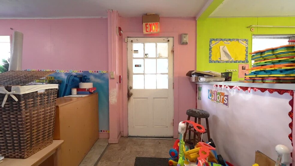 Primary Photo Of 1641 E Memorial Blvd, Lakeland Daycare Center For Sale