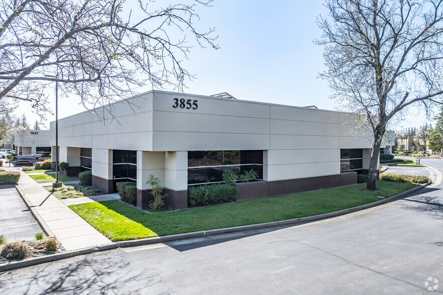 More Photos Of 3855 Atherton Rd, Rocklin Flex For Lease