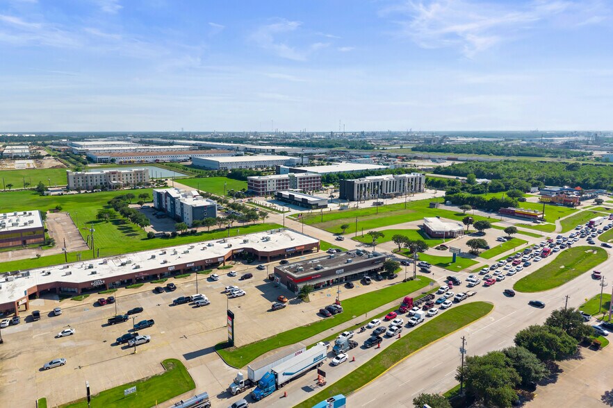 More Photos Of 1247 S 13th St, La Porte General Retail For Lease