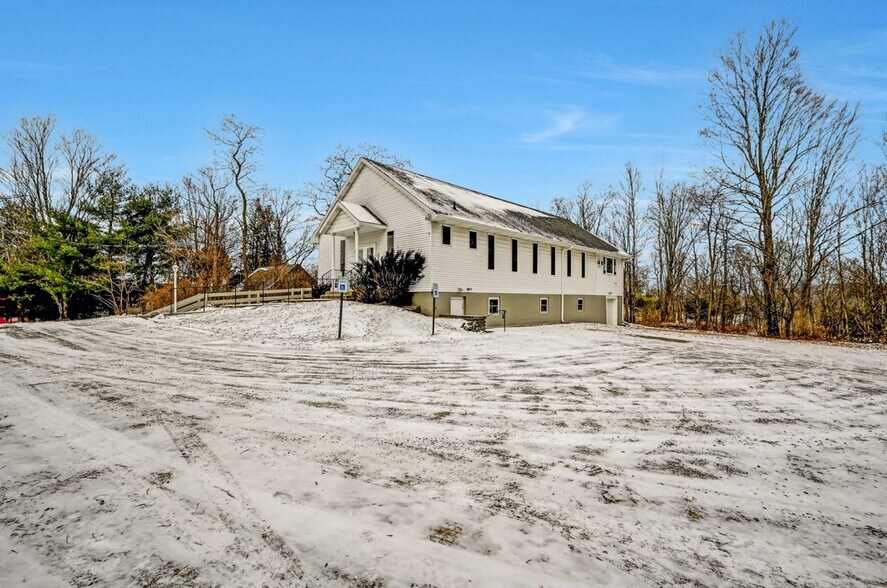 More Photos Of 15924 PA-407 Sr, Fleetville Religious Facility For Lease