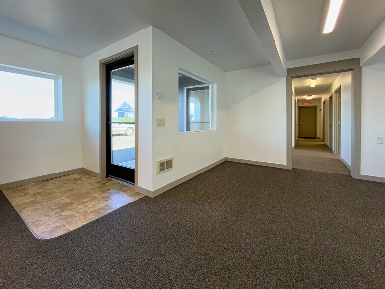 More Photos Of 125 Baltimore Ave SE, Bandon General Retail For Sale