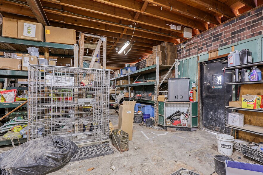 More Photos Of , Blue Springs Unknown For Sale