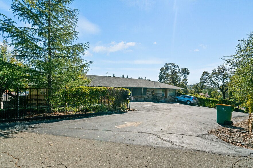 More Photos Of 2828 Easy St, Placerville Office For Sale