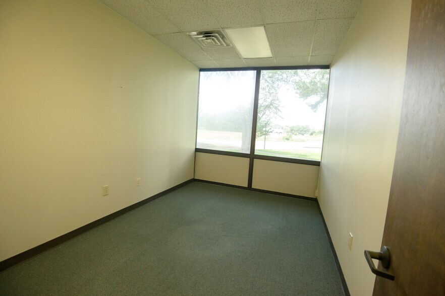 More Photos Of 1330 N Park St, Carrollton Medical For Sale