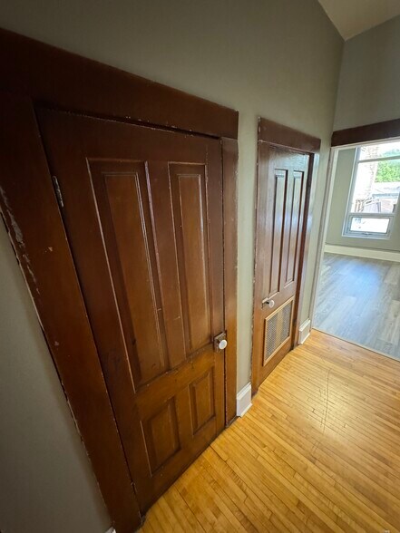 More Photos Of 327 N Riverfront Dr, Mankato Storefront Retail Residential For Sale