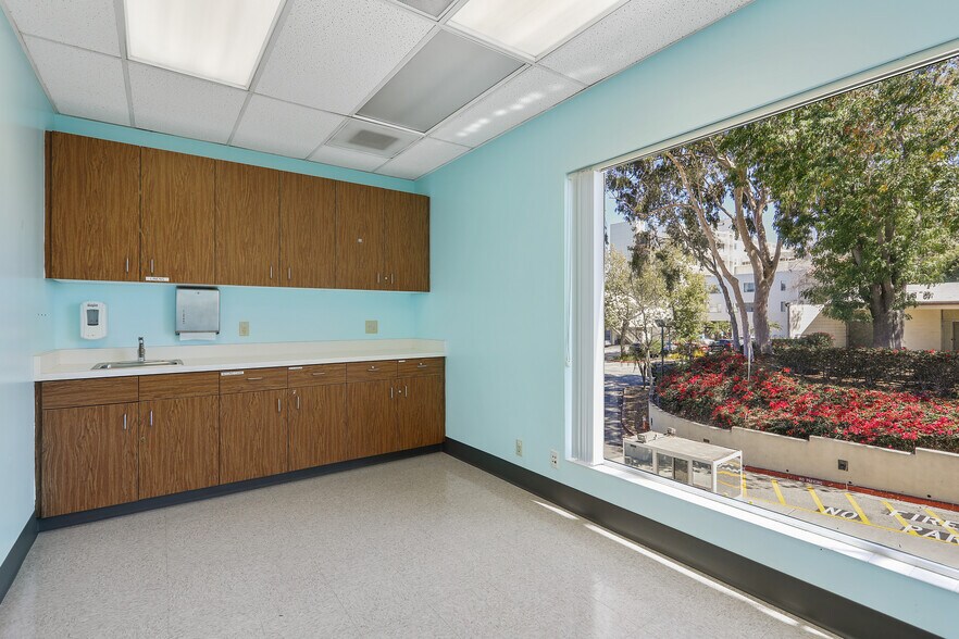 More Photos Of 1760 Termino Ave, Long Beach Medical For Lease
