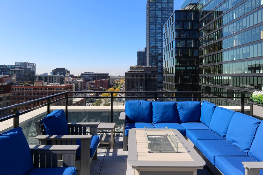 More Photos Of 732 W Randolph St, Chicago Unknown For Lease