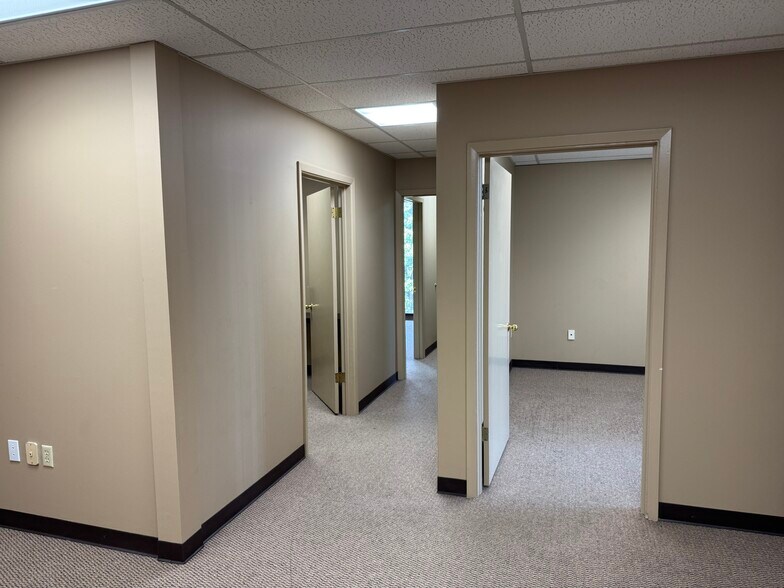 More Photos Of 2311 Biscayne Dr, Little Rock Office Residential For Lease
