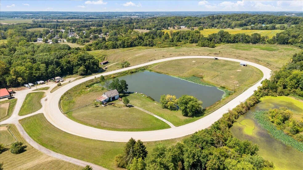 More Photos Of 7233 National Rd, Thornville Horse Stables For Sale