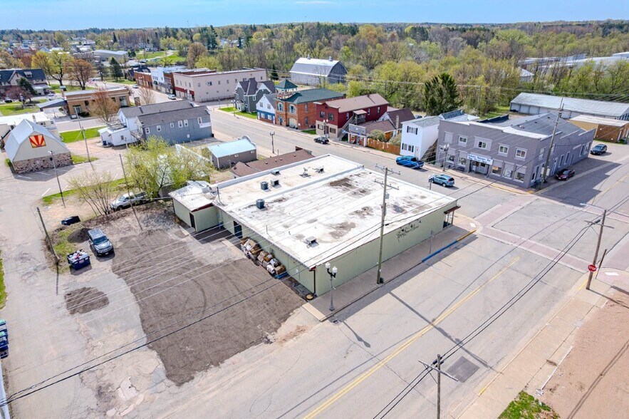 More Photos Of 234 Cedar St, Tigerton Supermarket For Sale