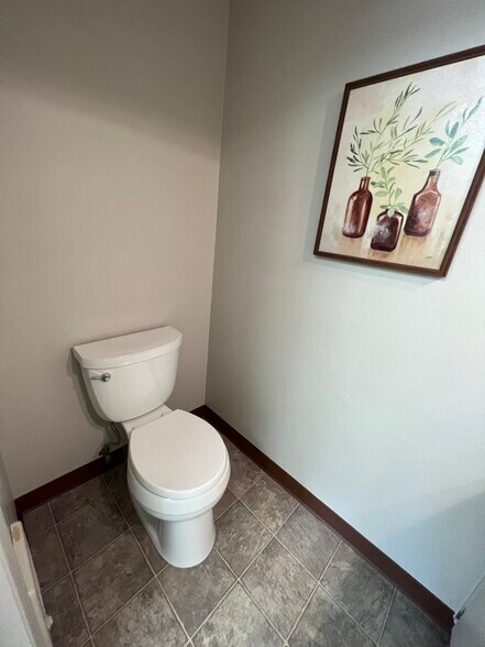 More Photos Of 4831 River Rd, Keizer Office For Lease