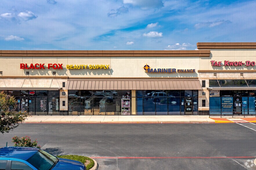 More Photos Of 10919-11019 Culebra & Westwood Loop, San Antonio Unknown For Lease