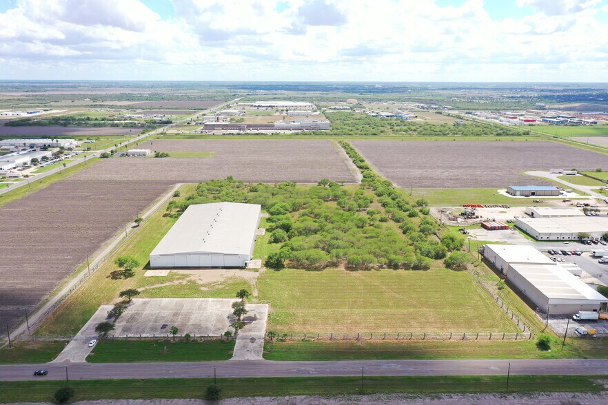 More Photos Of 5806 E Grimes Ave, Harlingen Manufacturing For Lease