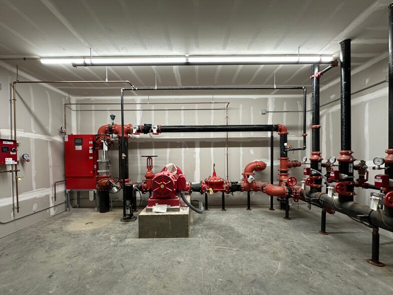 More Photos Of 990 Haines Blvd, Sturgis Distribution For Lease