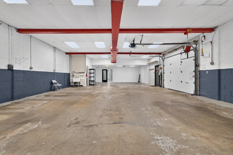 More Photos Of 1525 Parkway Ave, Trenton Manufacturing For Lease