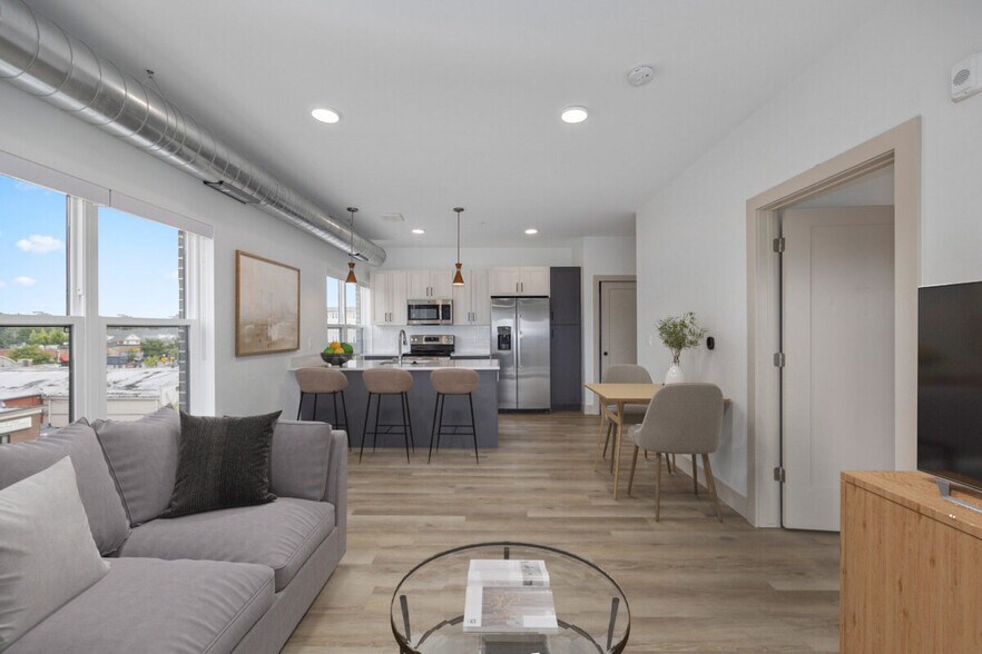 More Photos Of 27 S Squirrel Rd, Auburn Hills Coworking Space