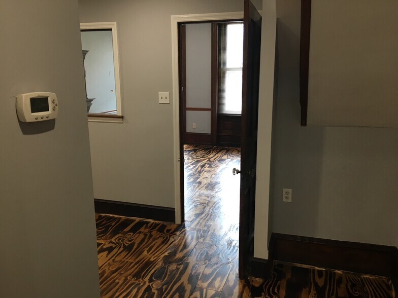More Photos Of 624 E Girard Ave, Philadelphia Office Residential For Lease